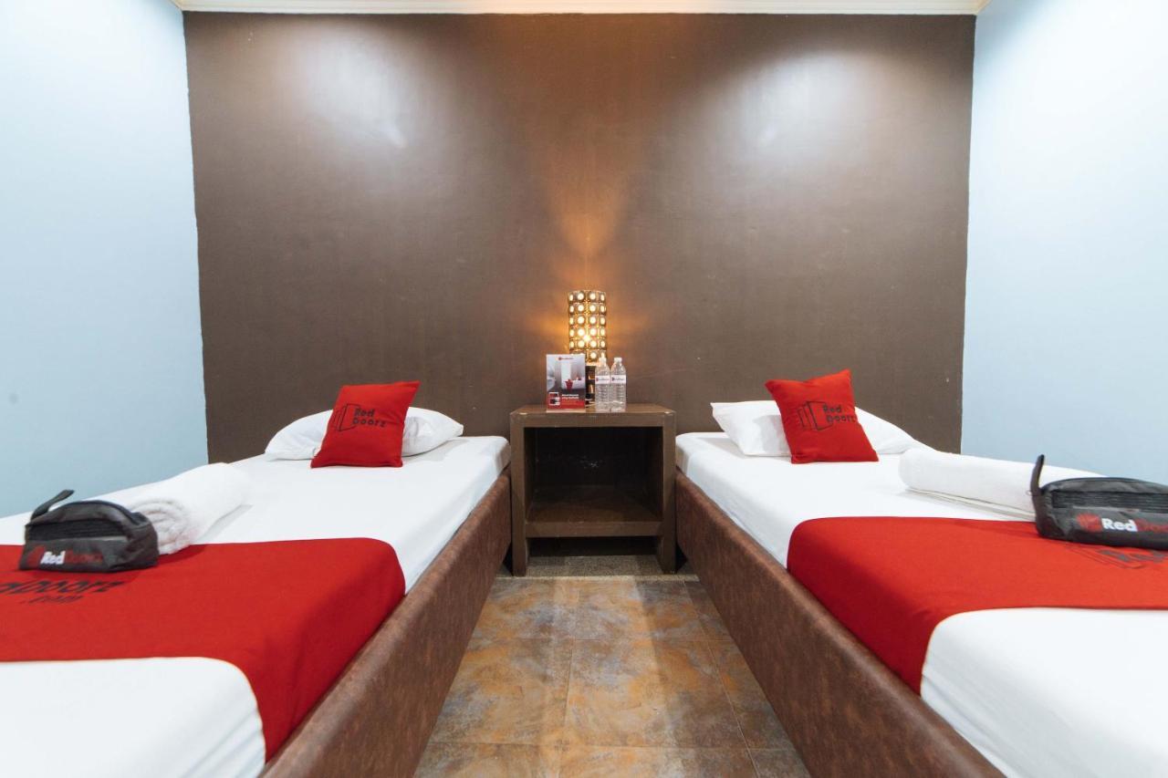 Reddoorz @ N Roldan Street Otel Kalibo Dış mekan fotoğraf